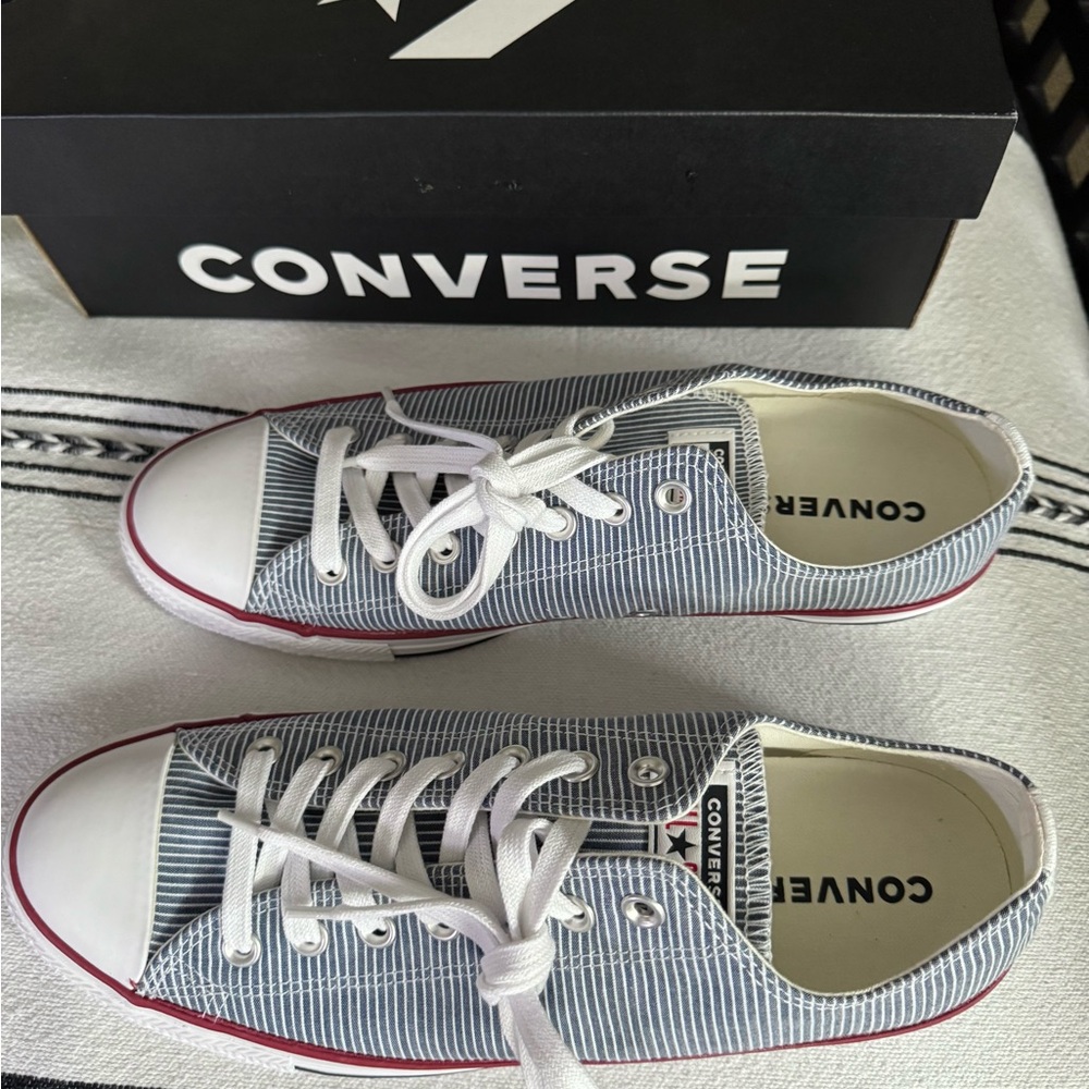 Converse Navy and White Pinstripe Sneakers size 10.5